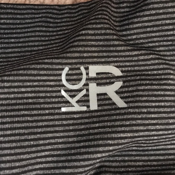 Small Mesh Panel Legging - Picture 6 of 8